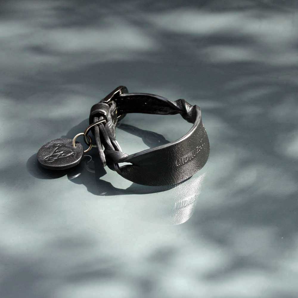 Twist Wide Soft Leather Dog Collar - Black on Black